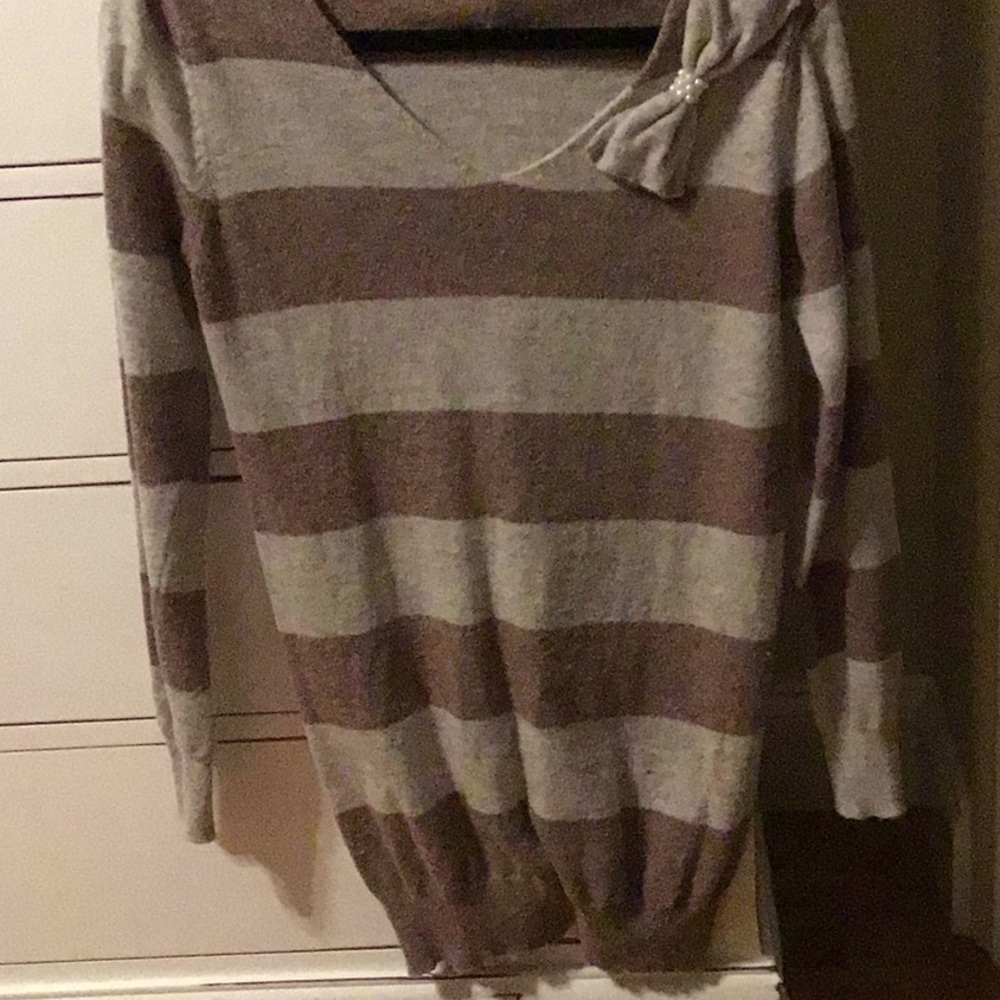 Sweater - Picture 3 of 3
